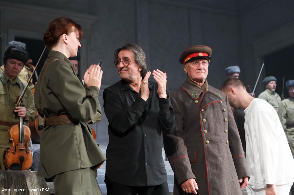 «Живые и мертвые. Солдатами не рождаются» впервые на сцене «Мастерской «12» Никиты Михалкова