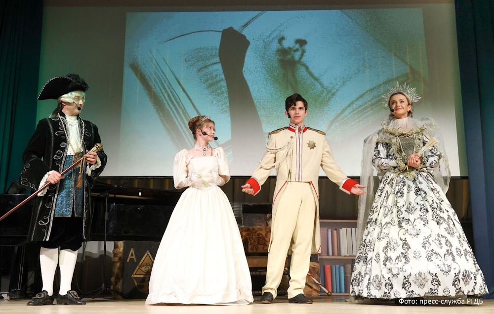 Солисты Большого театра и итальянская балерина Николь Каррара