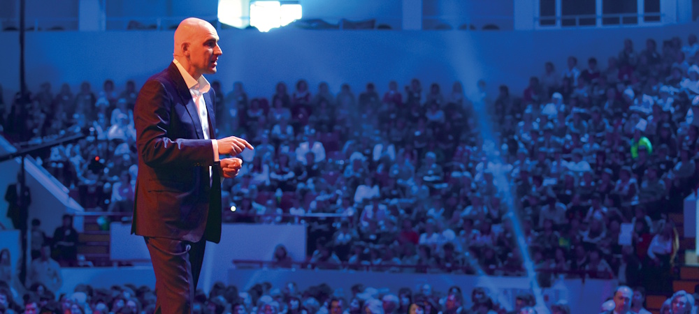 Радислав ГАНДАПАС: «Все люди рождаются лидерами»