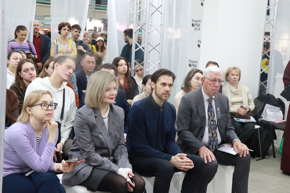 От полки до клика: кто и как сегодня продаёт книги